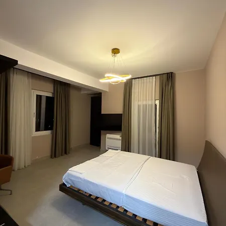 Hotel Zurich Golem (Tirana)
