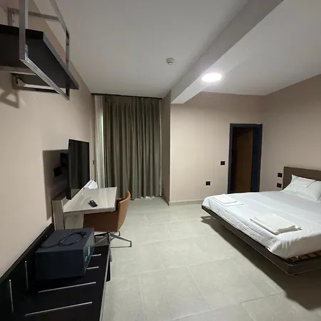Zurich Hotel *