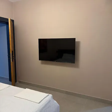 Hotel Zurich Golem (Tirana)